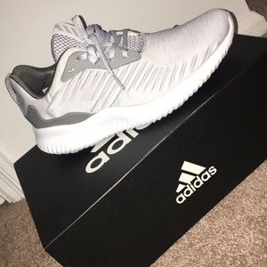 Women’s size 9. New